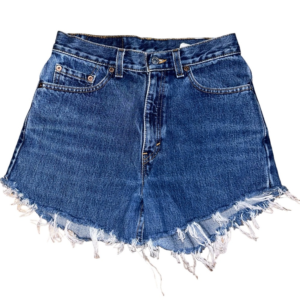 Vintage Levi’s 512 high waisted cut off shorts size 6
